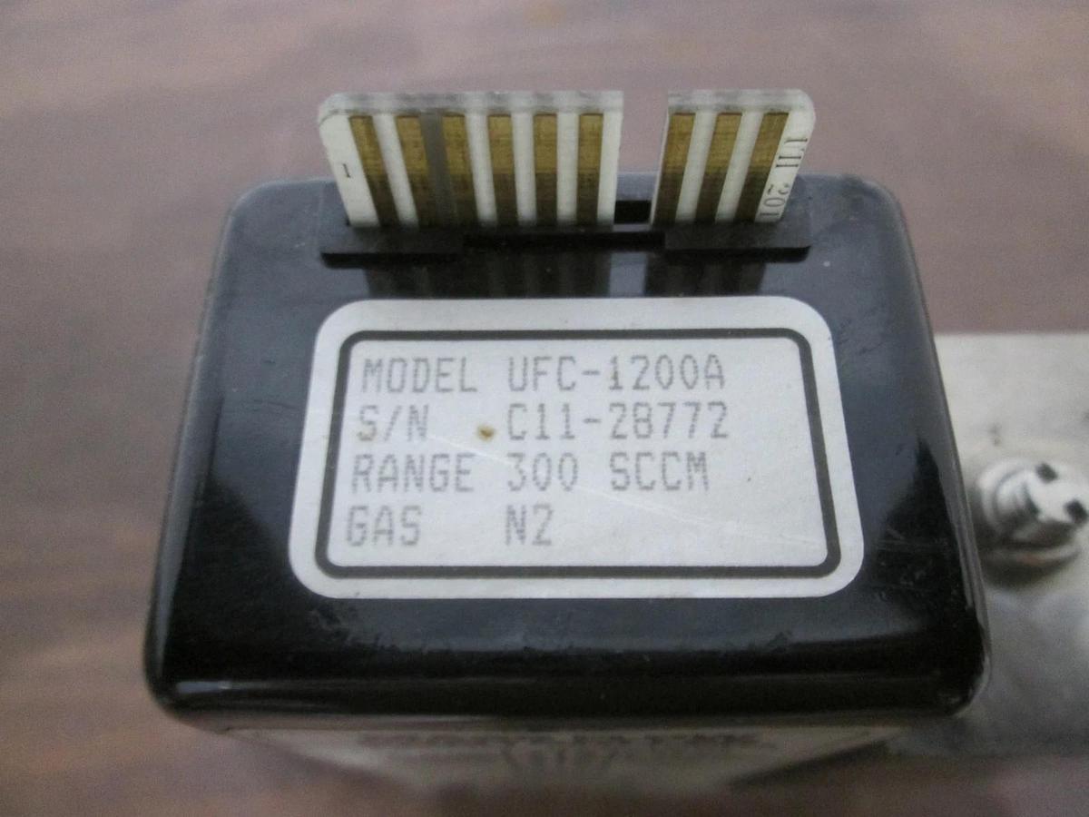 Used Unit, UFC-1200A, 300 SCCM, N2, Mass Flow Controller, 1/4" Port Used