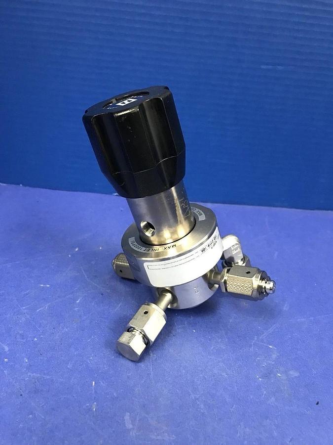 Used APTech Semi Gas Pressure Regulator 033-0219-100 4 Port, 1/4" VCR- Used