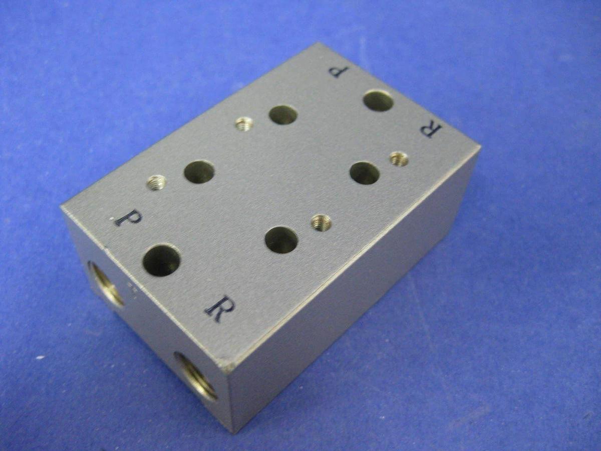 Used SMC NVVSZ5-20-021-00T 2 Station Manifold Block for VV3Z Valve, Lot of 2