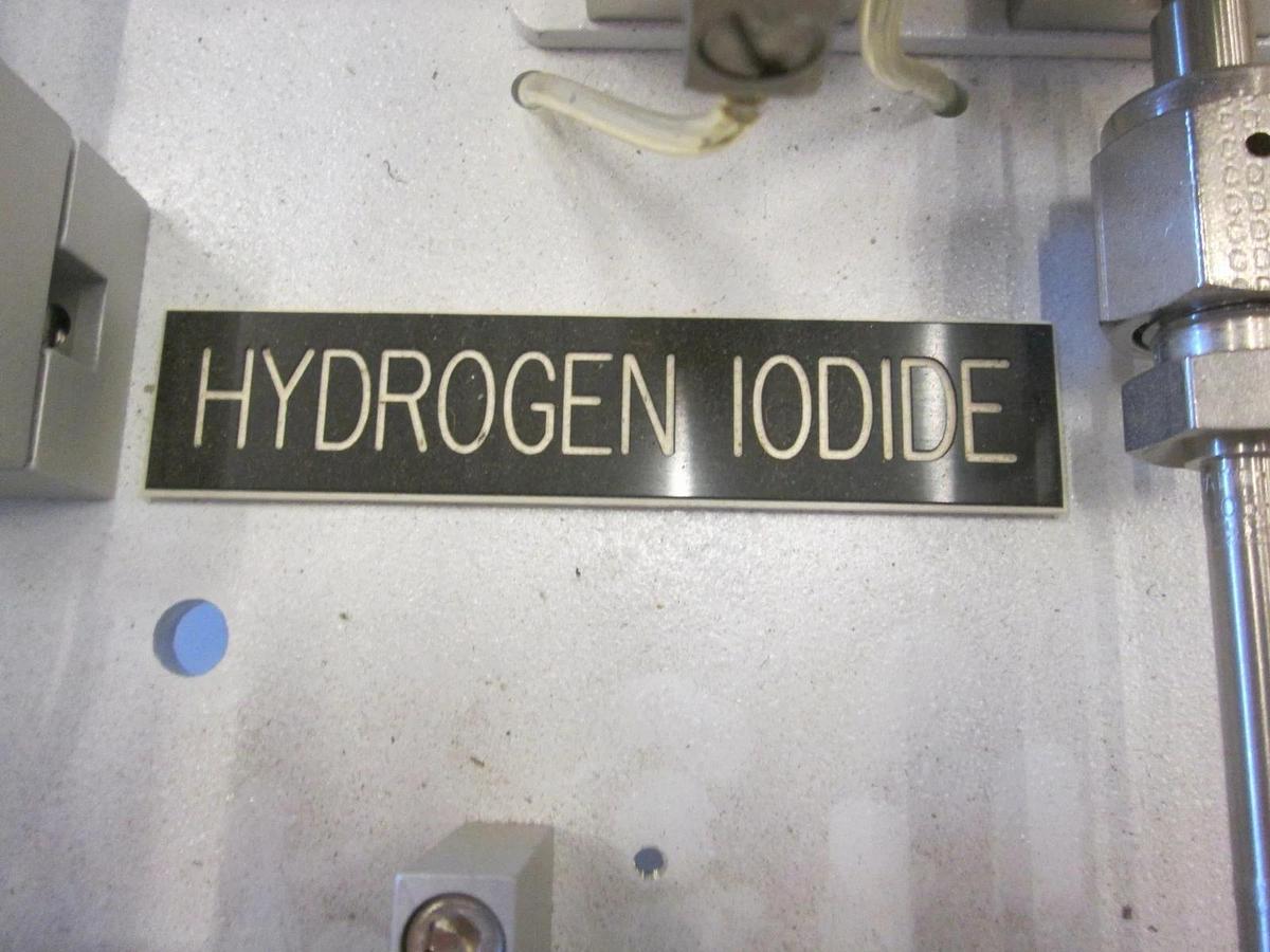 Used Air Liquide High Purity Gas Panel, CGA 330 w/ Pigtail previously used for Hi