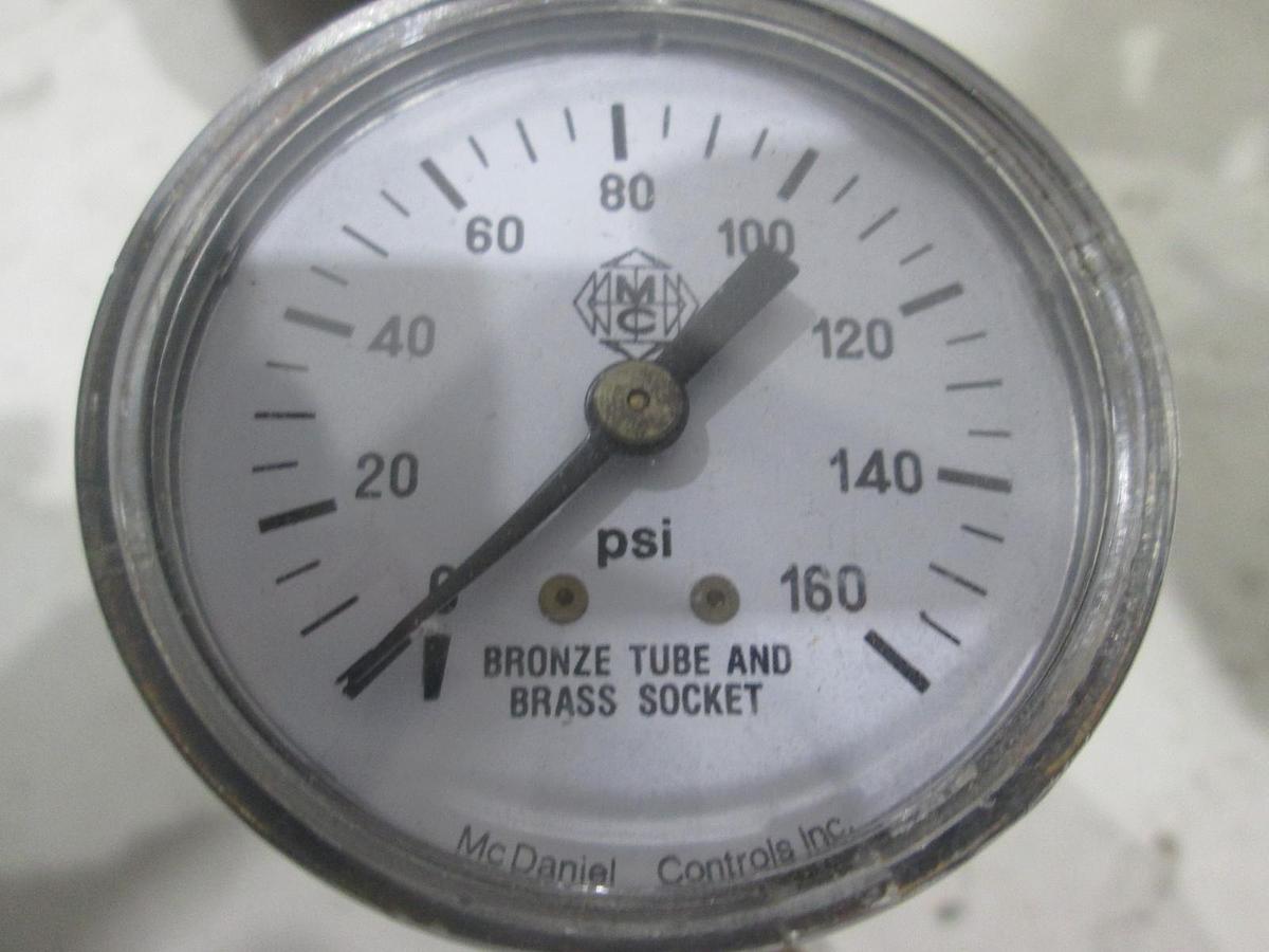 Used Veriflo, HFR902B4PBX8V, Regulator Assy w/ McDaniel 0-160 PSI Gauge, Used