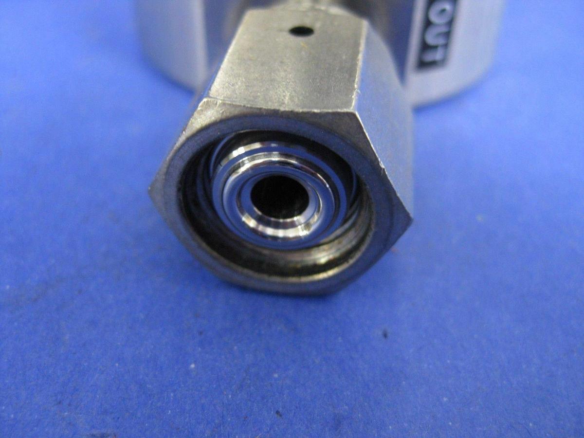 Used Kokusai Electric AK-20 Pressure Gas Regulator 1/4" FVCR, Used
