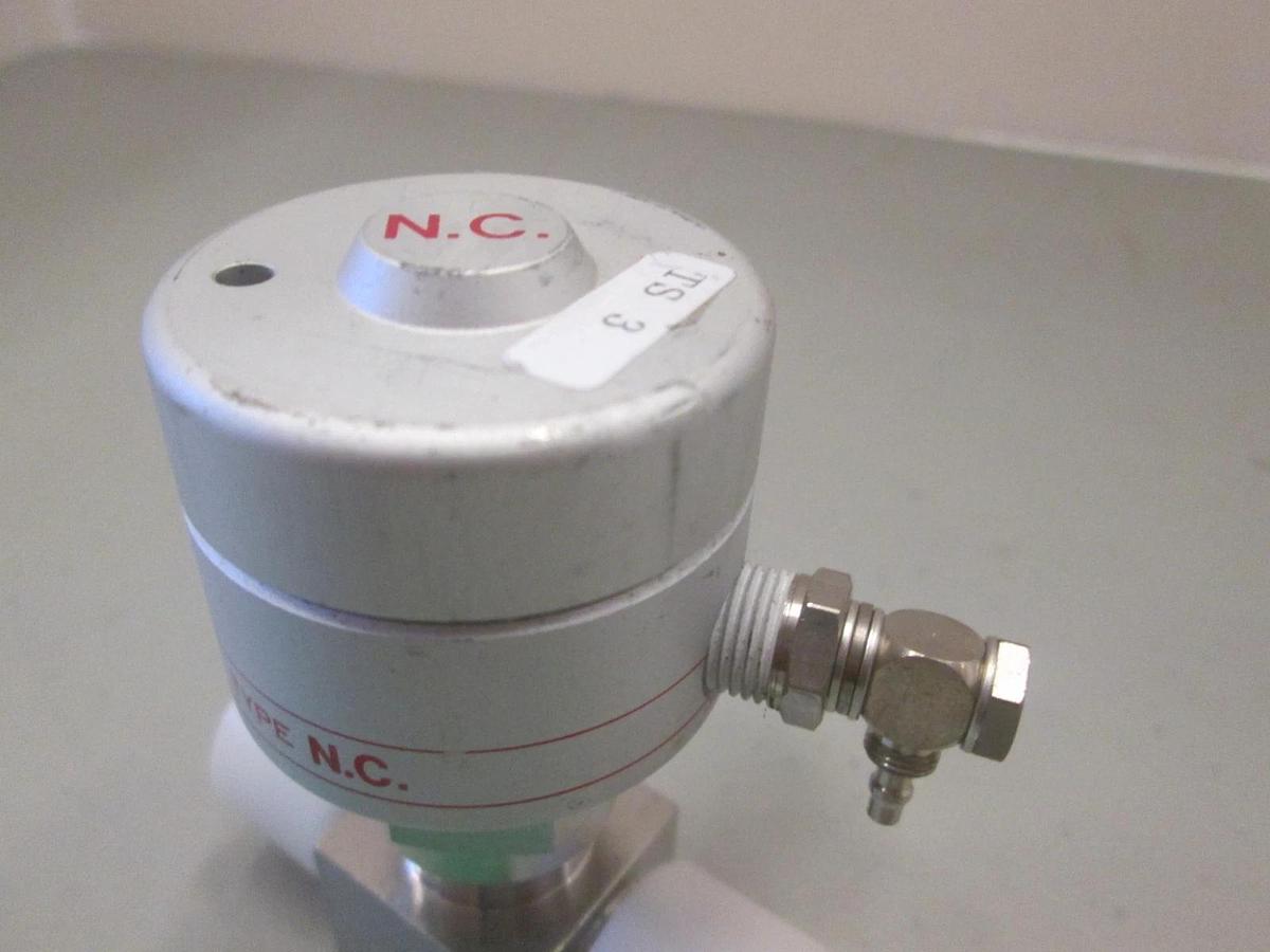 Used Fujikin Mega-Mini, 3.5-7kgf, Pneumatic Valve, 1/4", Used