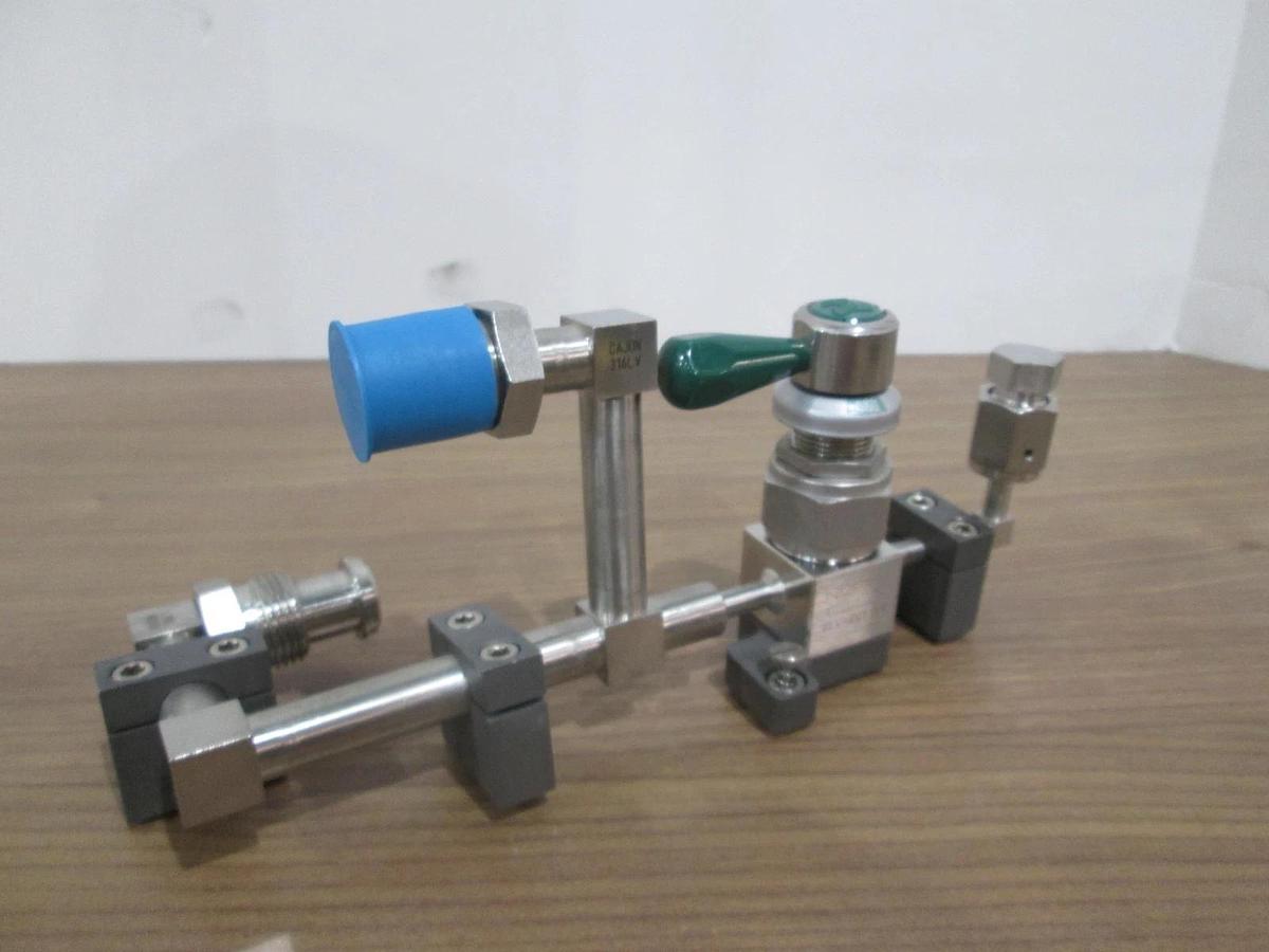 Used Swagelok 6LV-DLBW4 Manual Diaphragm Valve Assy 1/4"FVCR x 1/2"MVCR