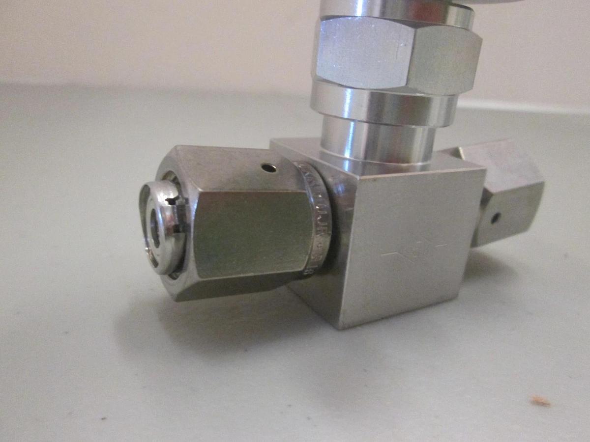 Used Fujikin, 3.5-7kgf, N.O. Pneumatic Valve, 1/2" FVCR, Used