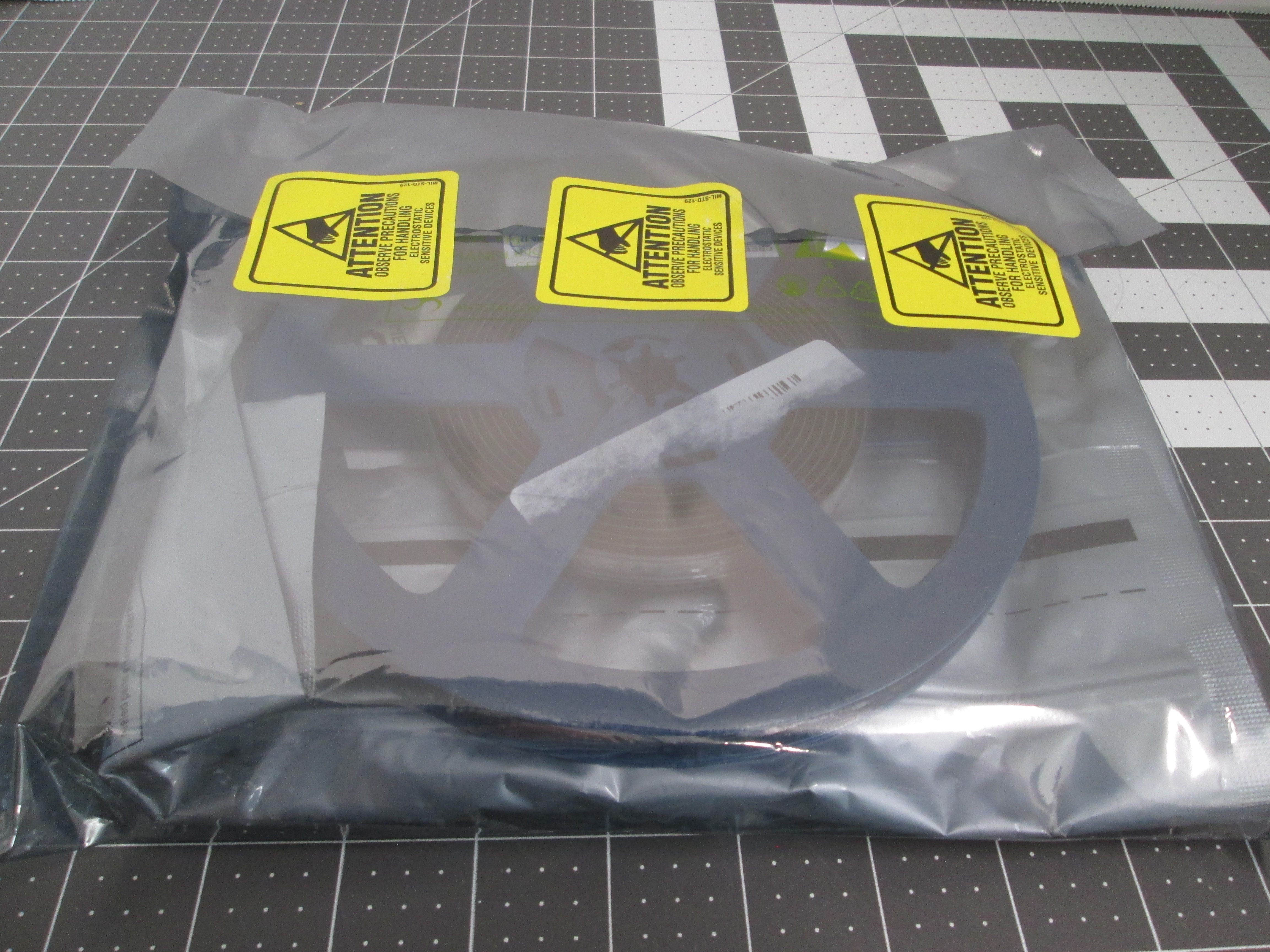 Cree, XPEEPR-L1-0000-00901, Photo Red 660nm LED 1258pcs High Power RoHS