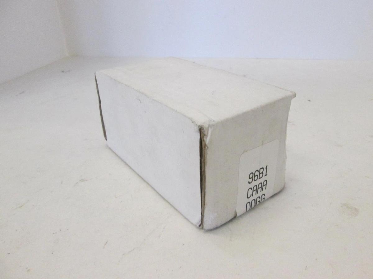 Used Watlow, Temperature Controller, 96B1-CAAA-00GG, New