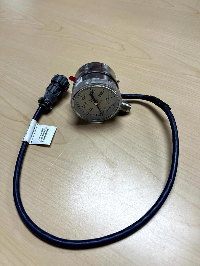 Used SEMI GAS SYSTEMS 01-0244-C IPS 122 Type 2 8-30VDC 60 mA MAX OUT, Used