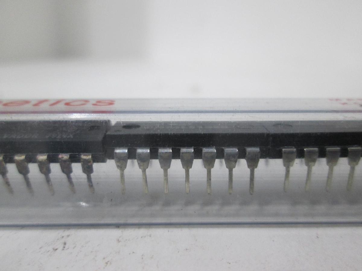 National Semiconductor, DM74LS132N, Integrated Circuit, New, Lot of 25