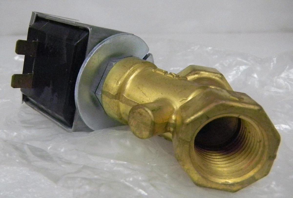 Used Asco red hat US8030A17J Valve, 15.4 W, 1/2" Pipe, 120/60 Hz, NEW