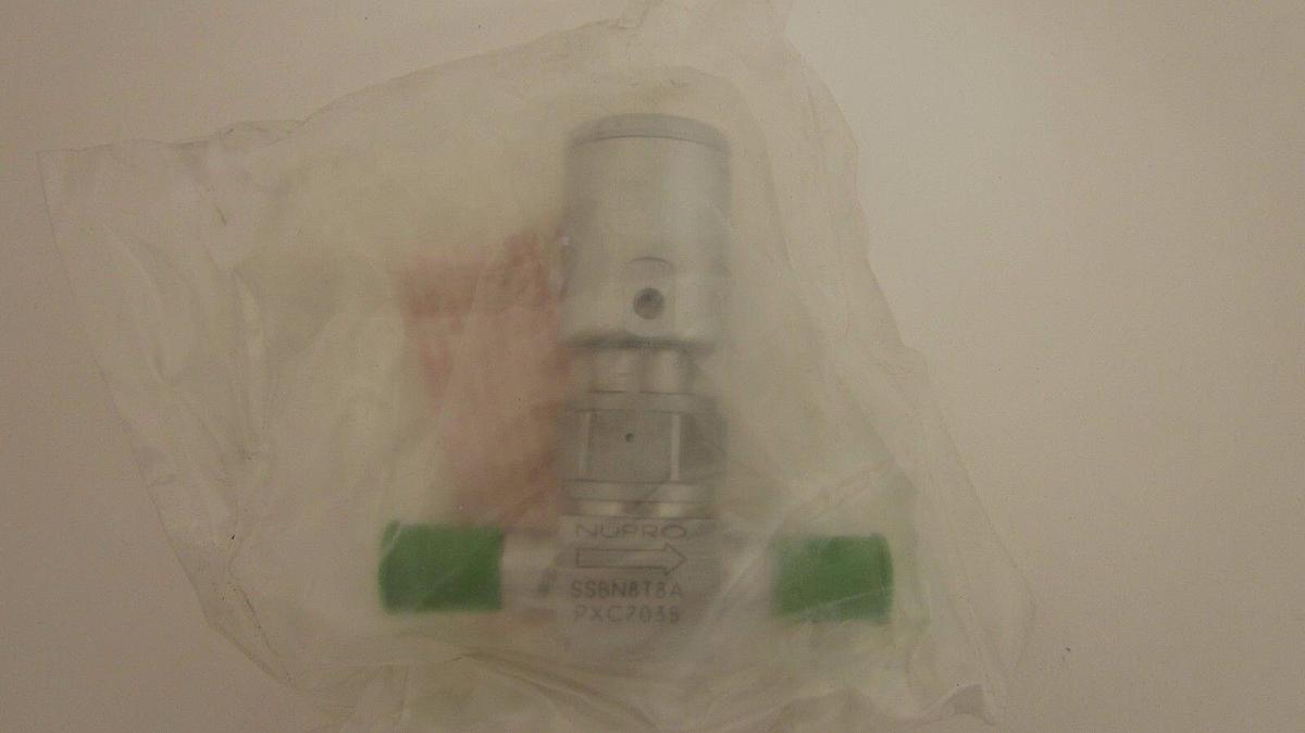 Used Nupro SS-BN8T8A-PXC7075 Bellows Sealed Valve, NC Actuator, 1/2" Tube Extensions