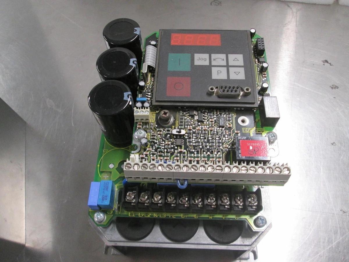 Used Siemens, 6SE3115-2CB40, Micro Master, 230V, 0-40 C Temp Range, Used