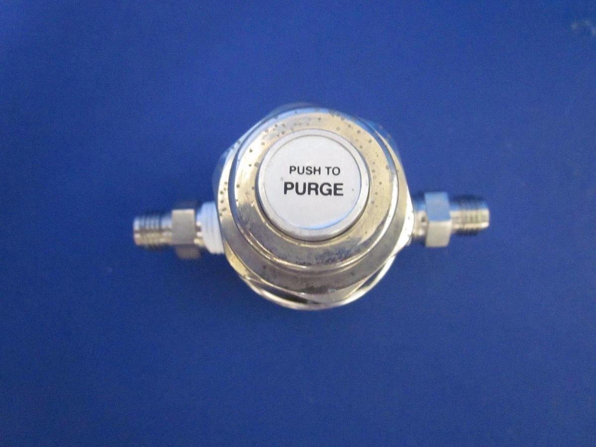 Used Veriflo HPV210S with Purge / Vent Button, 2 Ports - 1/4" Compression, Used