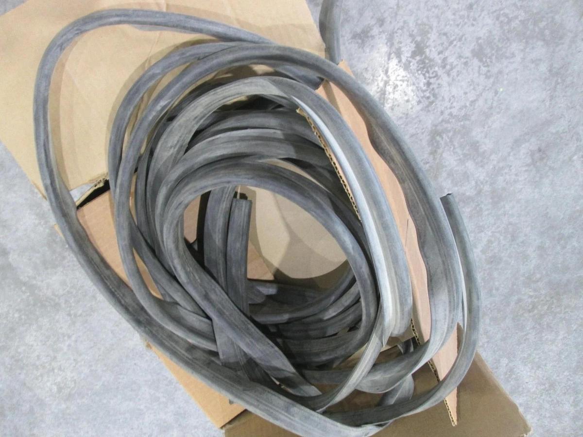 Extrusion, P-Strip Seal NEO, Black, 129', 200-408, new old stock