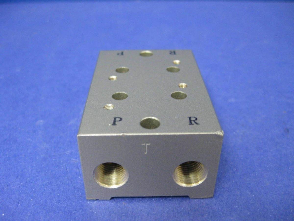 Used SMC NVVSZ5-20-021-00T 2 Station Manifold Block for VV3Z Valve, Lot of 2