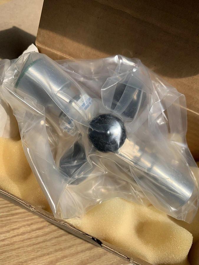 Parker Veriflo 944AOPLPNO/NCS4213(EX) Double Actuator, 3 Way Diaphragm Valve