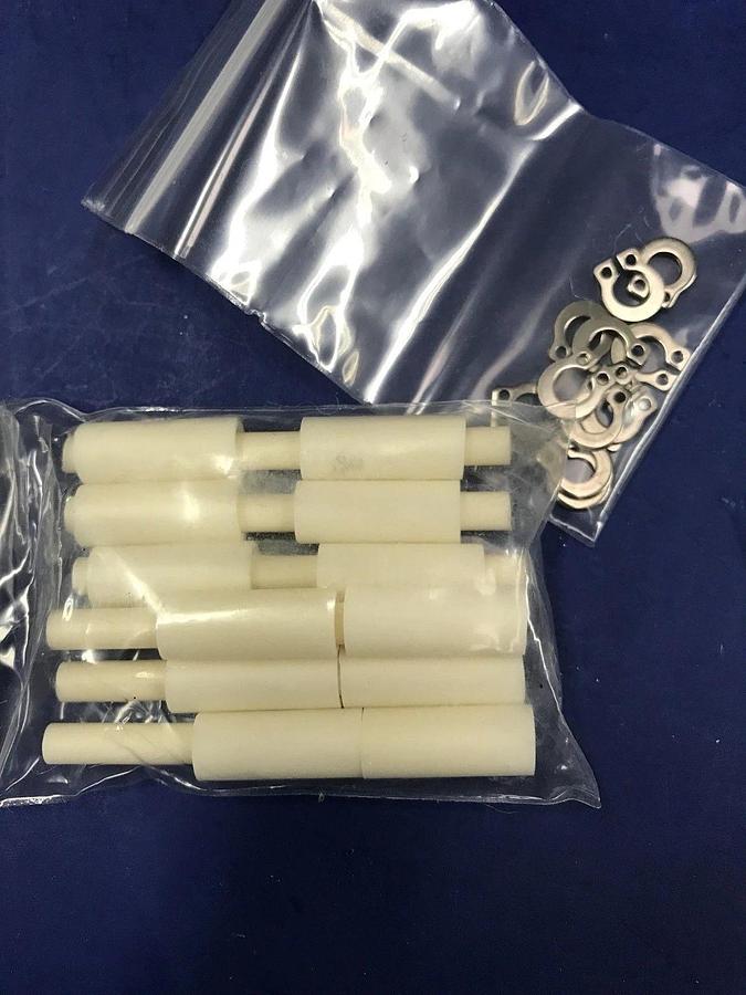 DryScrub 2DHE31 Ceramic Insulator Kit, Lot of 6