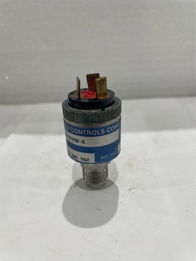 Used Whitman Controls Corp, W117V-3H-K52TB-X, Vacuum Switch, Used