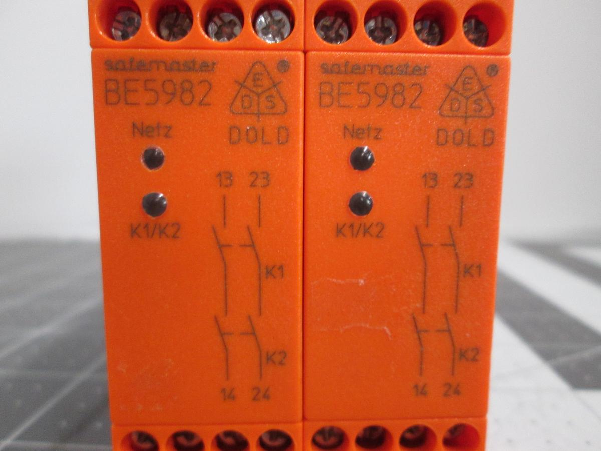 Used Lot of 2 Dold Safemaster BE5982.02 24VDC Emergency Stop Safety Relays 0044292