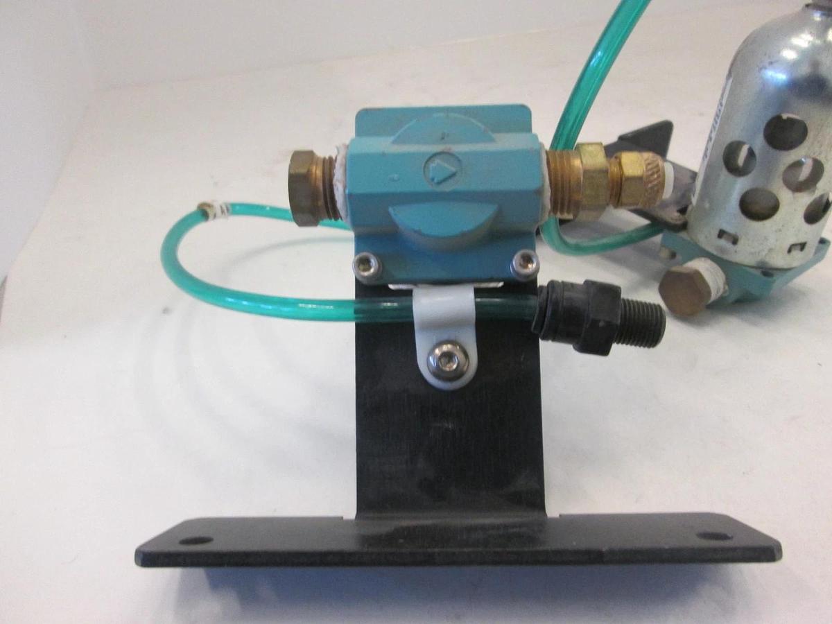 Used Wilkerson, Filter Regulator w/ Bracket, F00-02-B00, Used, Lot of 2