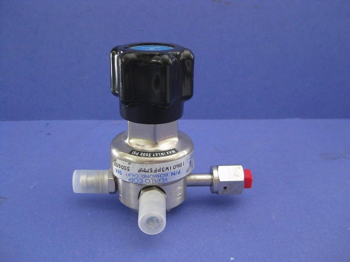Used Veriflo IR40IW3PFSMMF Regulator, 3 Ports, 1/4" FVCR x 1/4" MVCR (x2)