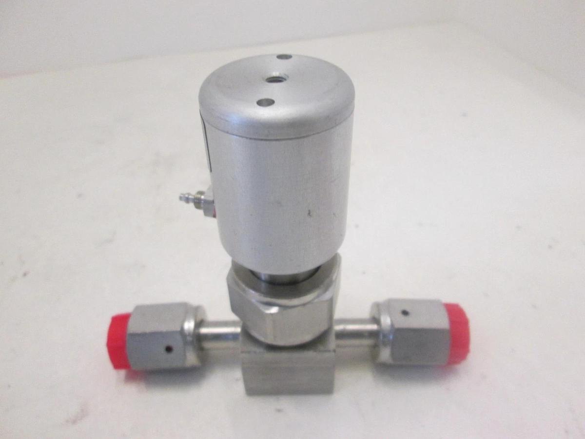 Used Nupro, High Purity Bellows Valve, SS-BNFR4-P-C, 1/4" FVCR, Used