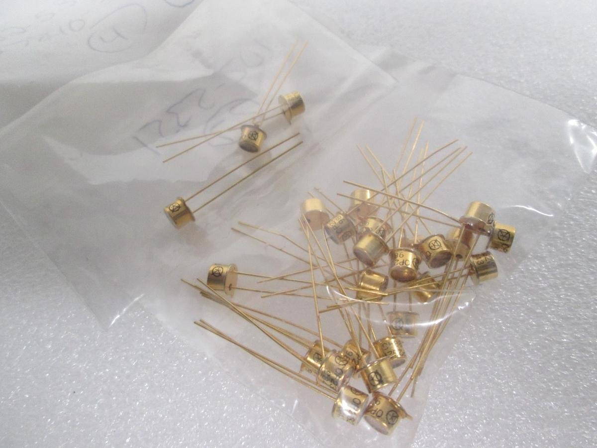 Gold Capacitor, 102-5351, New, Lot of 31