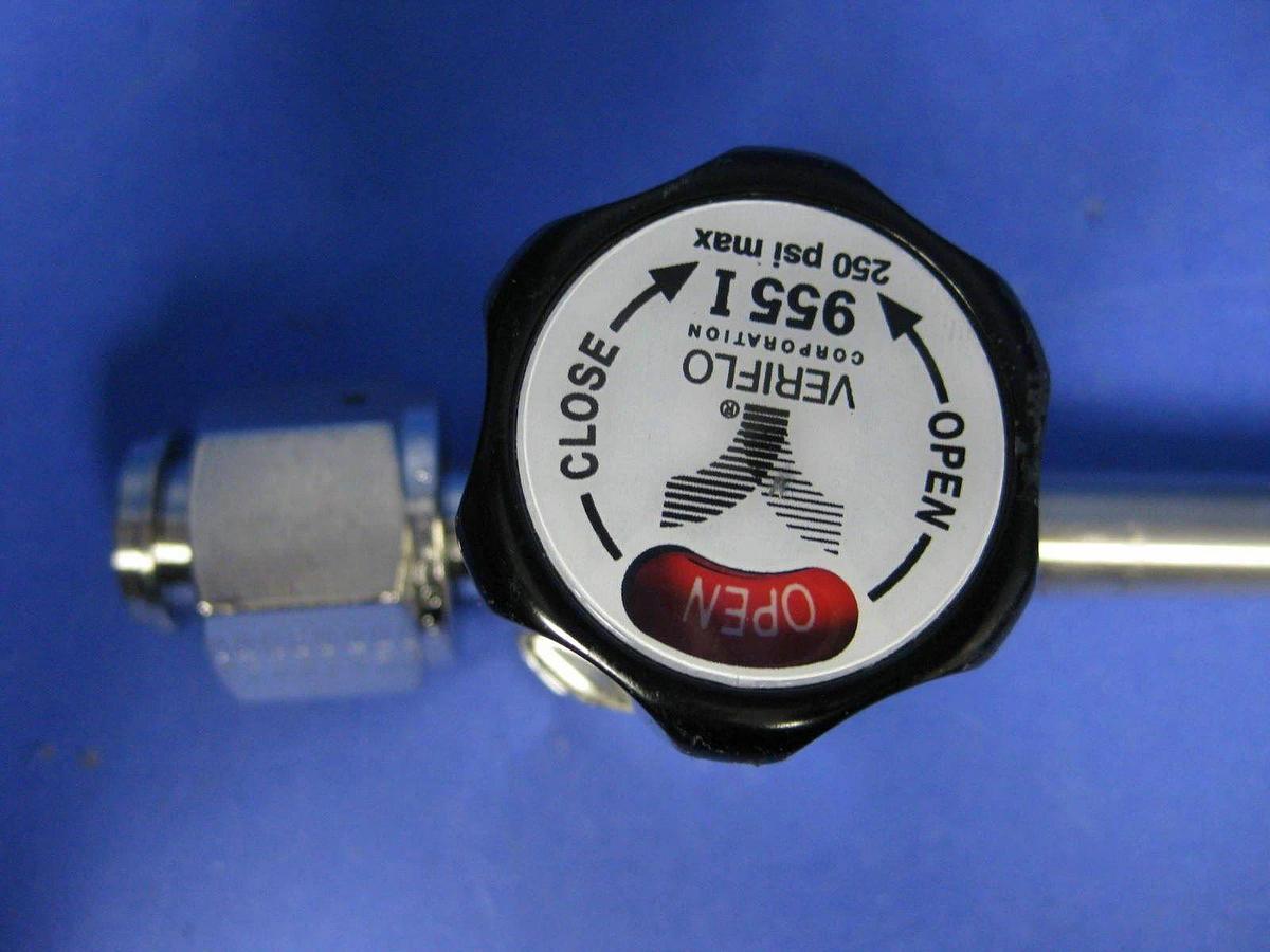 Used Veriflo 955ISFS8TS8 Valve Assy, 1/2" VCR x 1/4" Male VCR