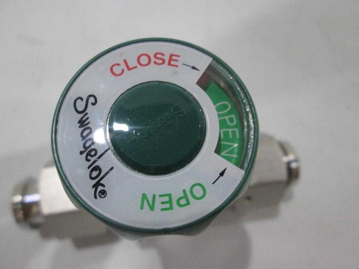 Used Swagelok, 6LV-DFFR8-P-GR, Manual Diaphragm Valve, New