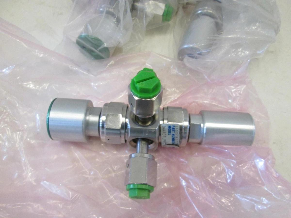 Used Veriflo, 944AOPLPNC, Double Actuator, 3 Way Valve, Used, Lot of 3