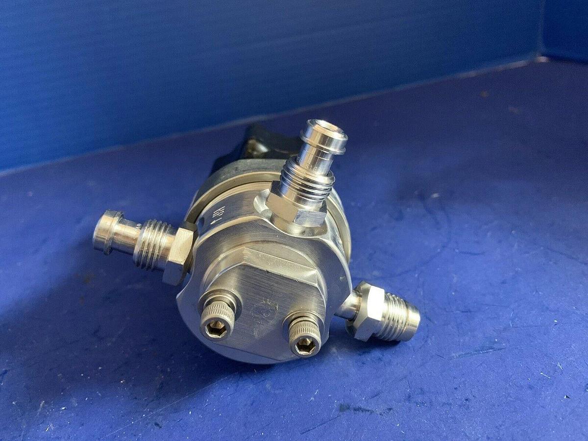 Used Veriflo TDR450W3PVSM Tied Diaphragm Regulator, 3000 psi, 3 Ports, Used