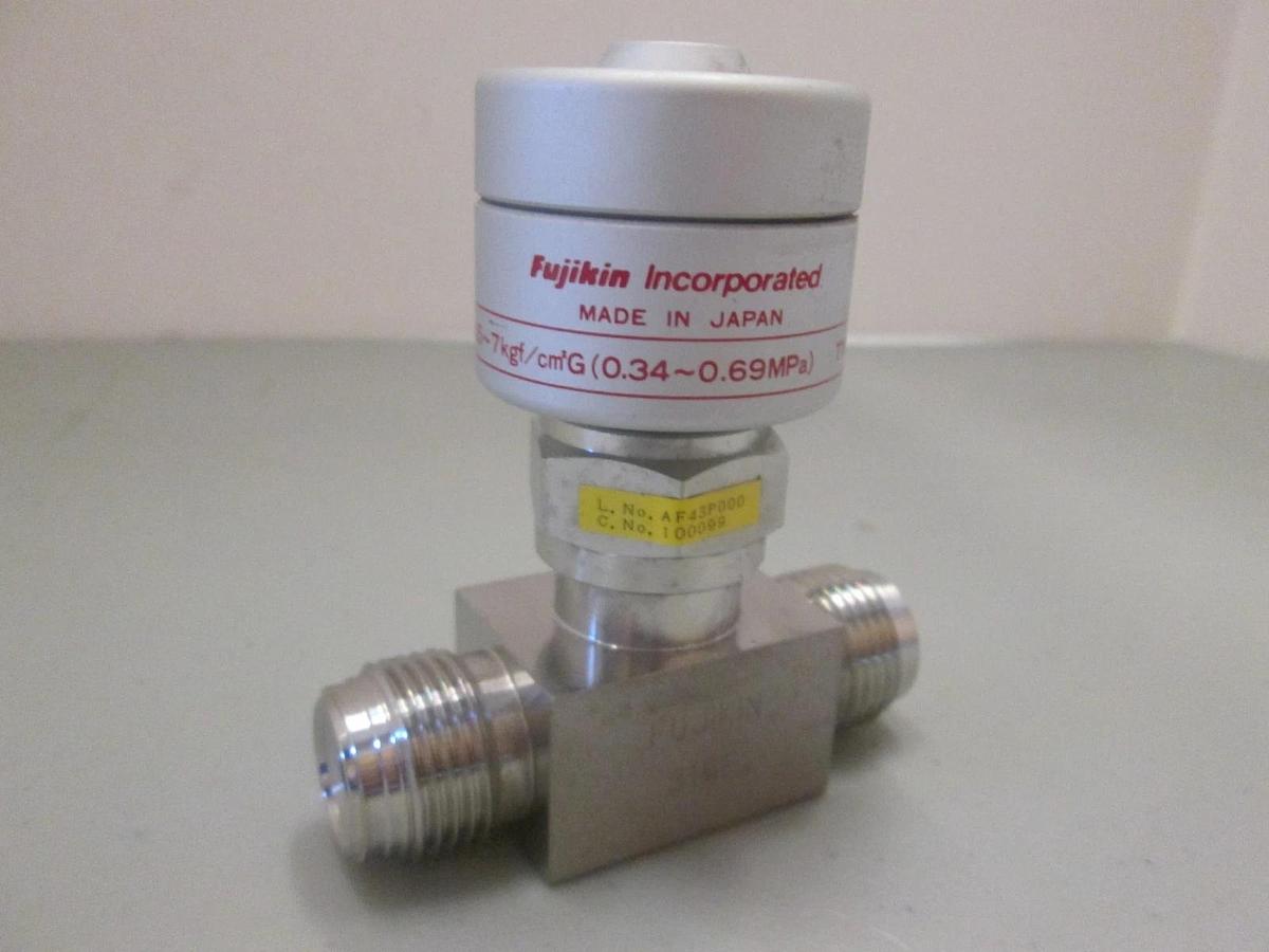 Used Fujikin Mega-Mini, 3.5-7kgf, Pneumatic Valve, 1/2" MVCR, Used