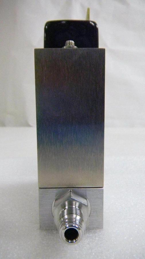 Used Unit UFC-1200A, Mass Flow Controller, Gas- CHC13, Range- 20 CC, 1/4" M I/O