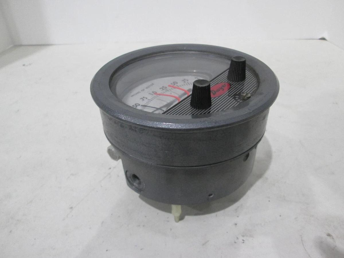 Used Dwyer 3002C Photohelic Gauge 0 to 2", Used