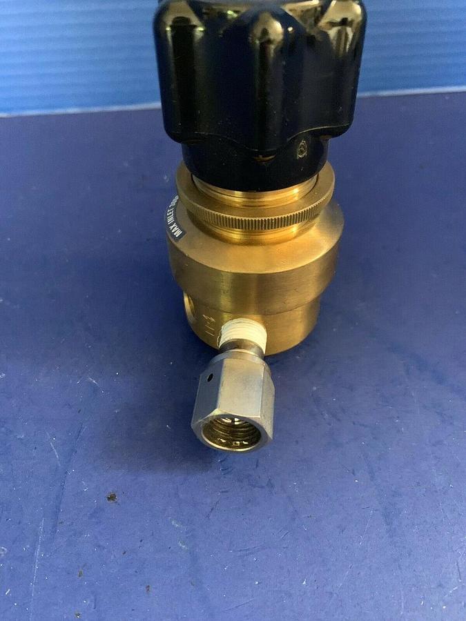 Used Veriflo IR400B4PXX4PM Brass Regulator, 4 Ports, 1/4" MVCR, Used