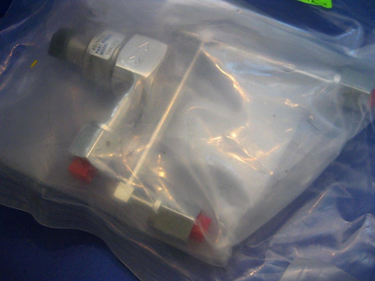 Used Parker Veriflo 944L, Manual Valve Assy, 1/4" FVCR, LAM Research