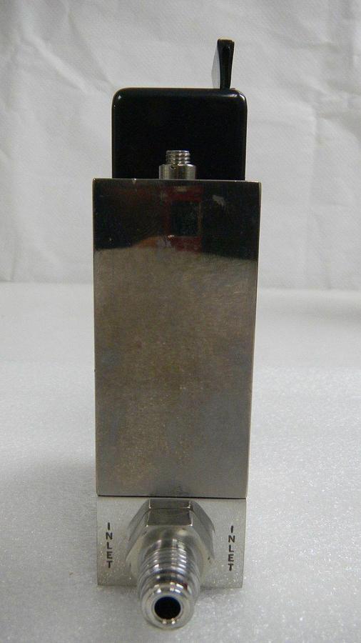 Used Unit UFC-1500A, Mass Flow Controller, Gas- CCL2F2, Range- 200 CC, 1/4" M I/O