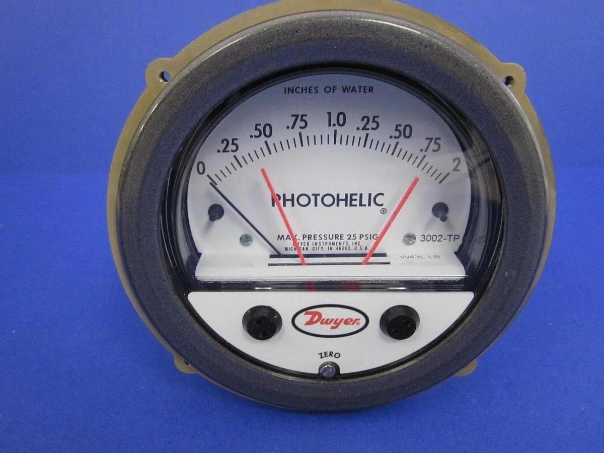 Used Dwyer 3002-TP Photohelic Pressurer Switch/Gage, 0-2.0" of Water