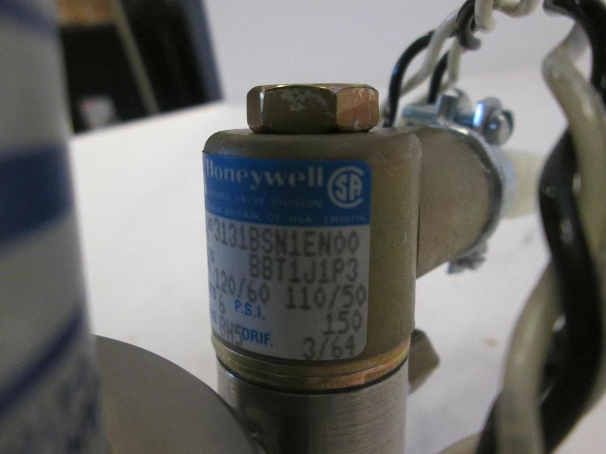 Used Nor-Cal, Model: 3870-01365, High Vacuum Angle Bellows Valve w/ Solenoid, Used