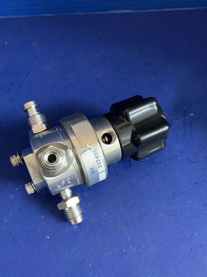 Used Veriflo TDR450W3PVSM Tied Diaphragm Regulator, 3000 psi, 3 Ports, Used