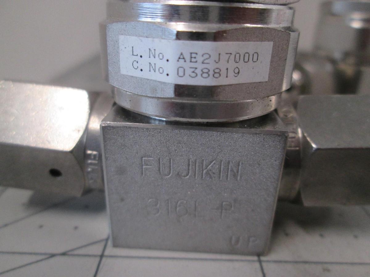 Used Fujikin, 038819, Diaphragm Valve, 316L-P, Used, Lot of 2