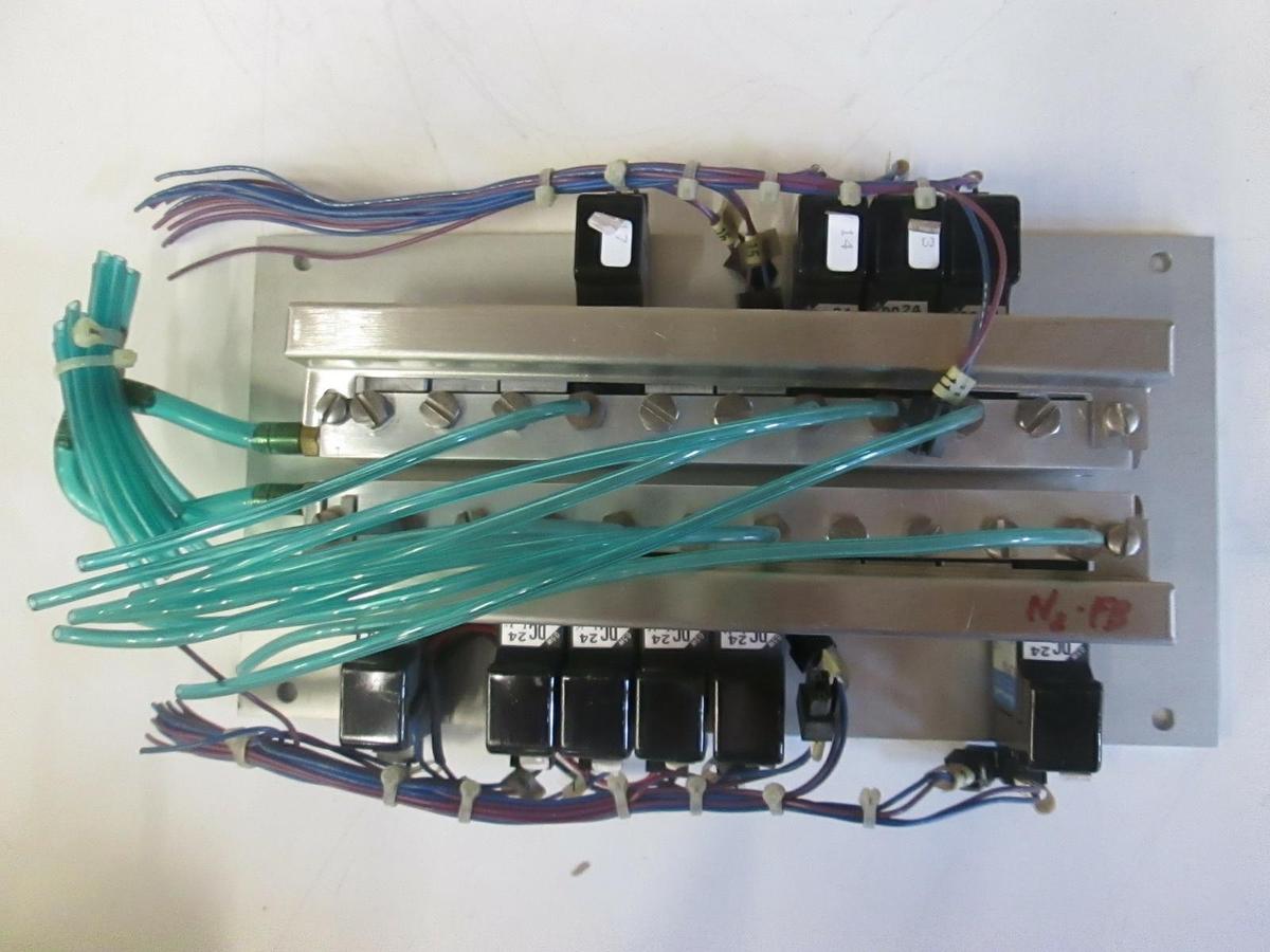 Used DC 24 Pneumatic Solenoid Valve Manifold Assembly, Used