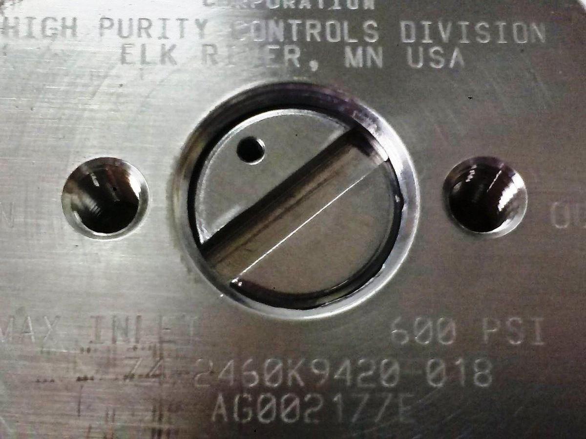Tescom 74-2460K9420-018 1/4" stub Ultra High Purity Positive Seal Regulator, NIB
