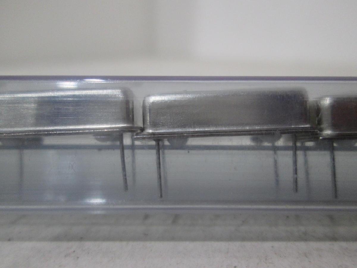 Fox, F1100E 9006, 32.000000 MHZ, Crystal Oscillator, New, Lot of 25
