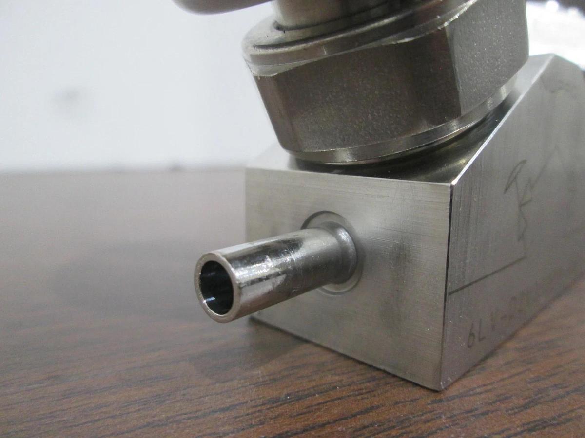 Nupro, 6LV-D2V333PX-AB, Pressure Regulator Valve, New