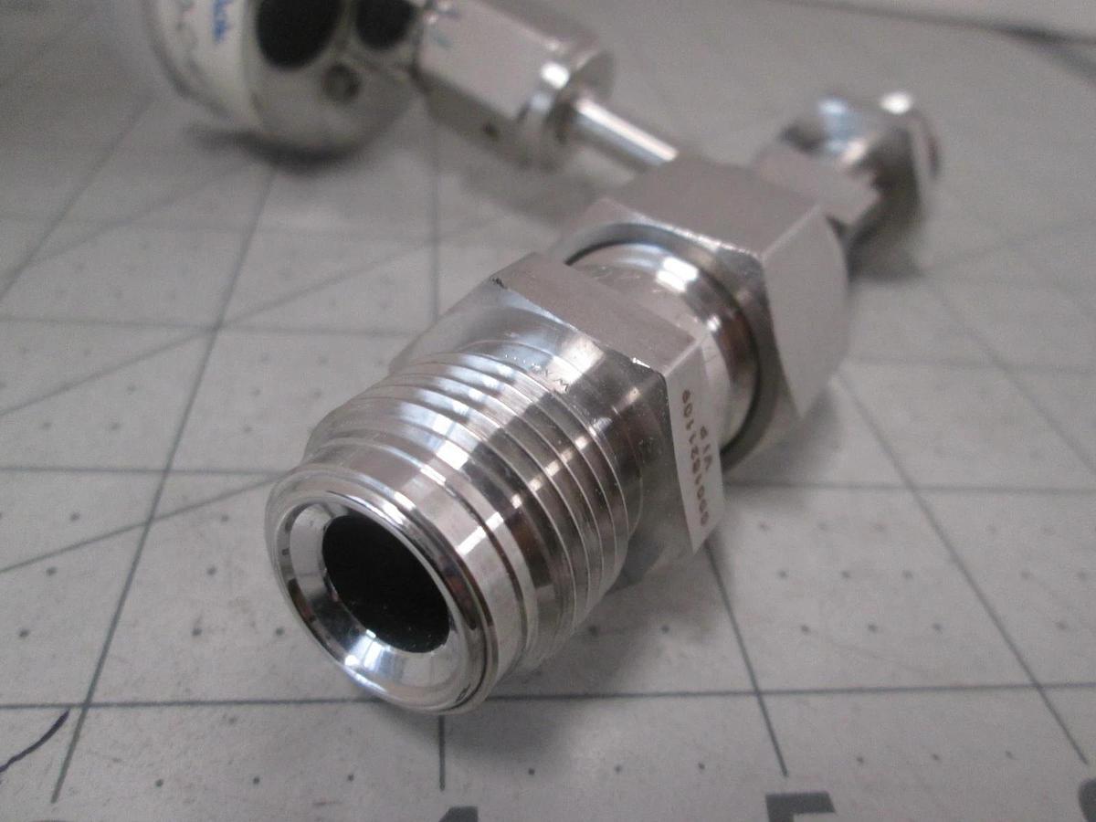 Used Swagelok, -30-0-100 PSI Gauge, 316L VAR, 1" Fitting, Used