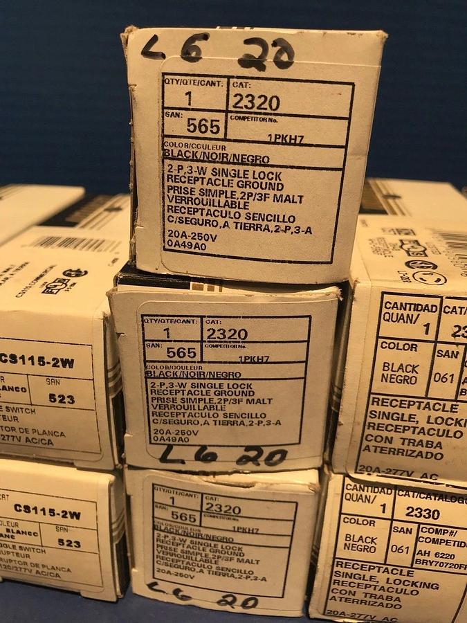 Used Leviton Toggle Lot of Toggle Switch / Receptacles, Lot of 13