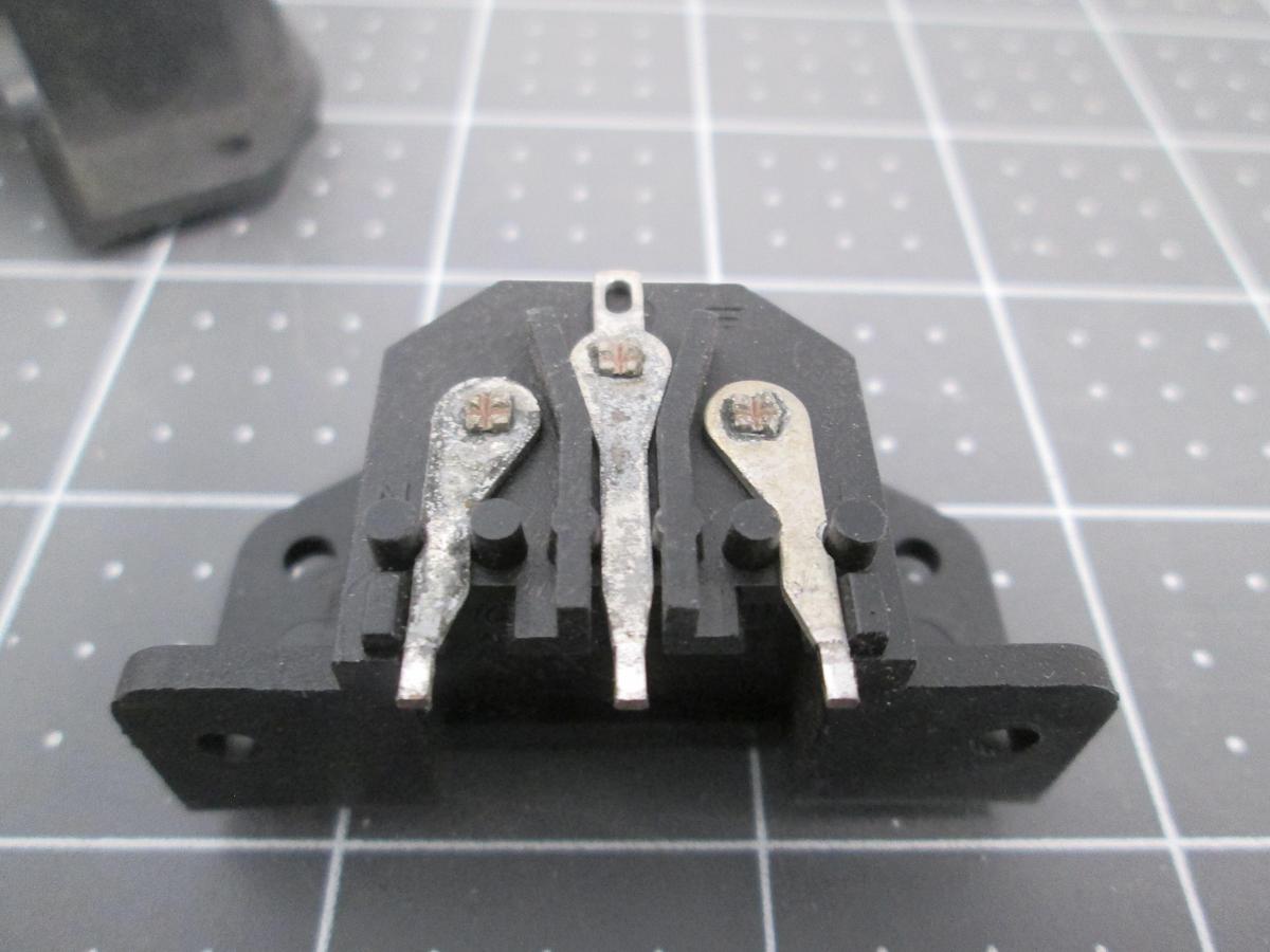 IEC 320 C14 panel-mount male power inlet socket NEW Lot of 20