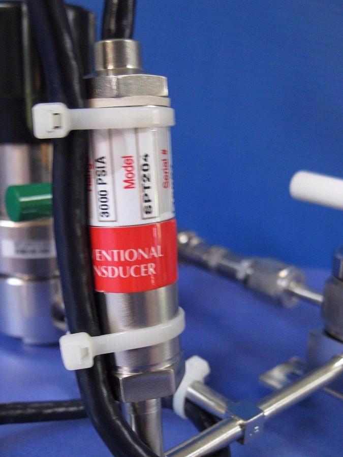 Used N2 AptechAP1010SM Regulator Assy from Gas Panel w 580 CGA & Transducer