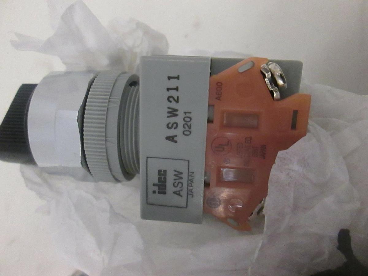 Idec, Selector Switch, ASW211, New, Lot of 4